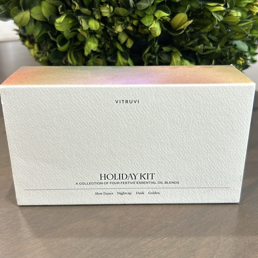 Vitruvi The Festive Four Oil Kit essential oils